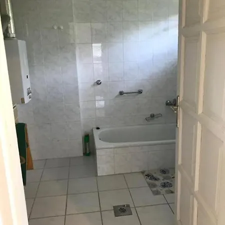 Vadrozsa Tisza-to Apartment