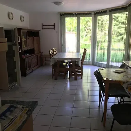 Vadrozsa Tisza-to Apartment *