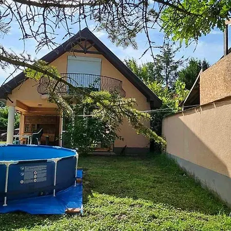 Apartment Vadrozsa Tisza-to